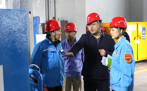 宜昌市國(guó)資委黨委委員、副主任曹紅國(guó)到股份公司開展主題教育調(diào)研(圖1)