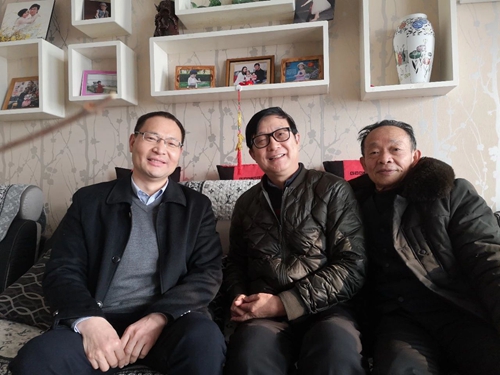 集團領(lǐng)導春節(jié)前走訪慰問一線職工、困難職工和離退休老干部(圖5)