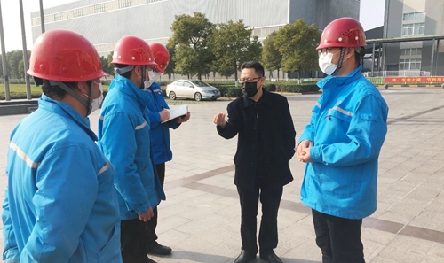 王大真到股份公司、楚星公司和松滋肥業(yè)現(xiàn)場檢查疫情防控及安全生產(chǎn)情況(圖1)