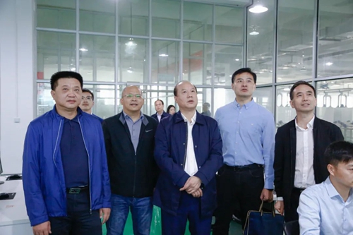 湖北省應(yīng)急管理廳黨委副書記、副廳長(zhǎng)楊愛東到宜化實(shí)訓(xùn)基地現(xiàn)場(chǎng)調(diào)研(圖2)