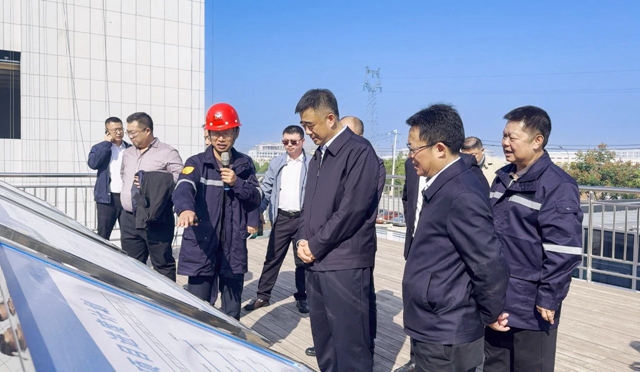 黑龍江省供銷合作社理事會(huì)主任趙勵(lì)軍、倍豐集團(tuán)董事長(zhǎng)徐陽(yáng)一行到訪宜化集團(tuán)(圖1)