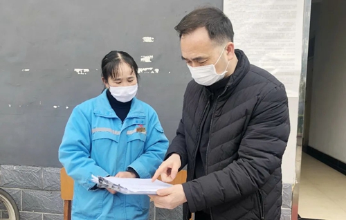 周金平先后到楚星公司、松滋肥業(yè)、實(shí)訓(xùn)基地和股份公司檢查疫情防控工作