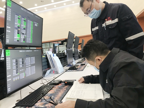 王大真到新疆宜化、新疆宜化礦業(yè)走訪慰問(wèn)干部職工