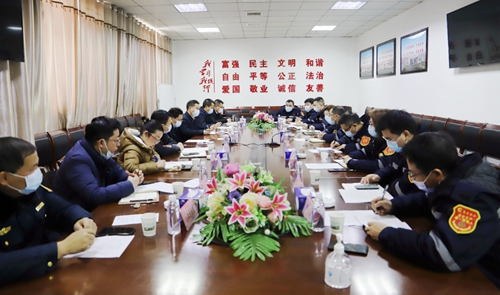 宜都市委副書記、市長李澤剛一行到楚星公司開展“千名干部進(jìn)千企”服務(wù)活動(dòng)